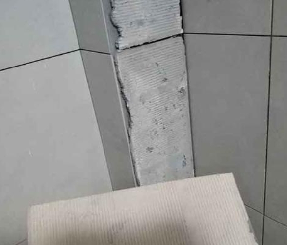 淮滨瓷砖空鼓维修公司分享下厨房瓷砖脱落的补救措施。